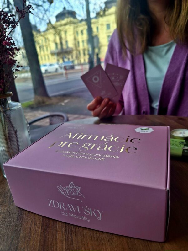 Darčeková krabička. Afirmácie pre grácie – pretože každá z nás si zaslúži dotyk radosti
